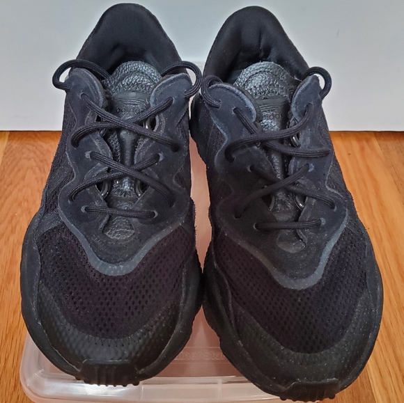 Adidas Originals Boys Ozweego Size Trace Grey Metallic/Core Black